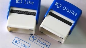  facebook-like-dislike